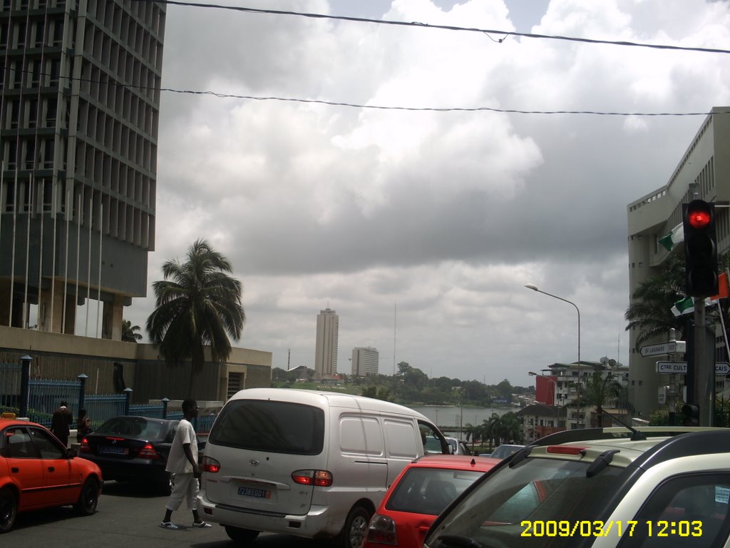 Hôtel Ivoire vu du Pied de la Caistab by albrou