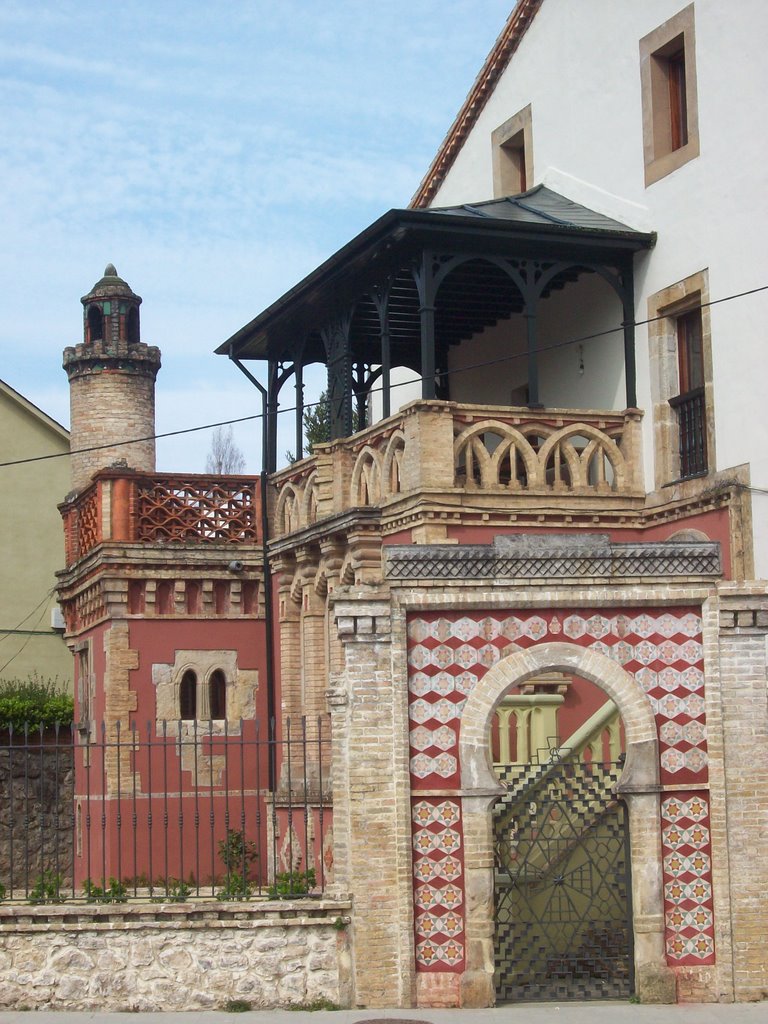 Comillas by Jaime Varela Borja