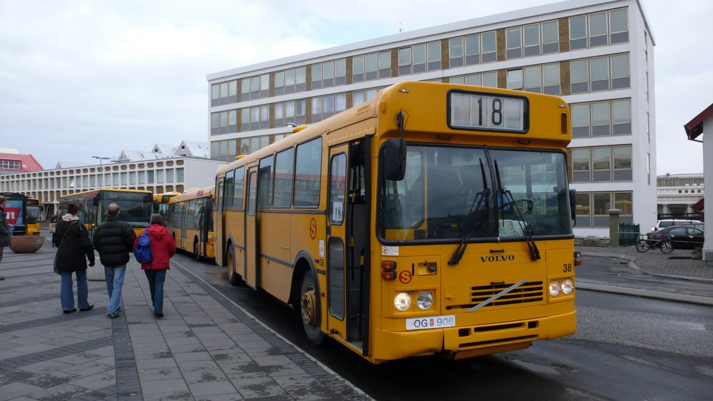 Hlemmur 18 front by Strætó