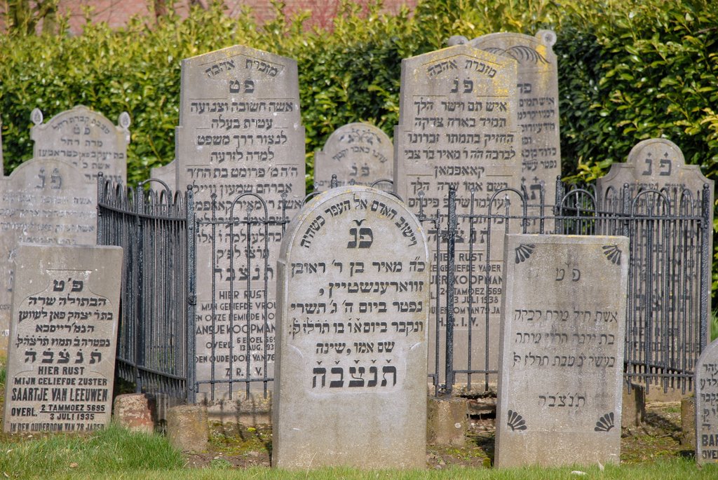 Oud Beijerland, old Jewish cemetery. by © arij m van waart