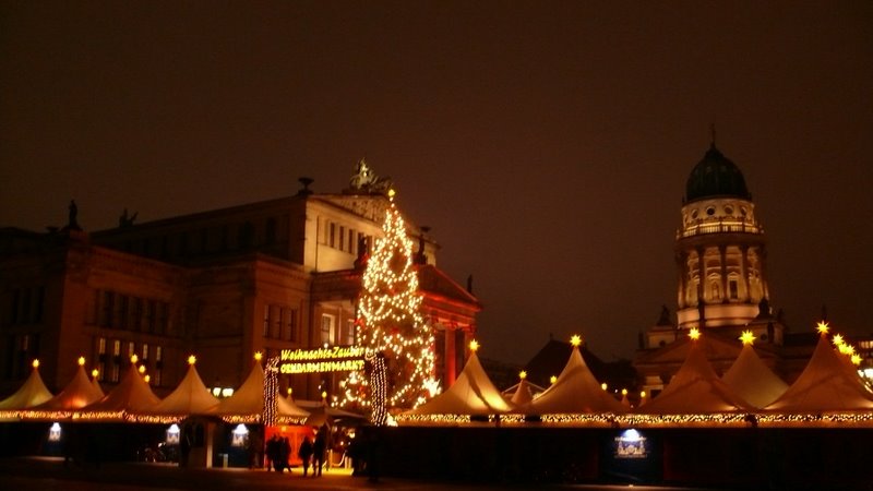 Gendarmenmarkt, Weihnachtsmarkt 2006 by David Herrmann