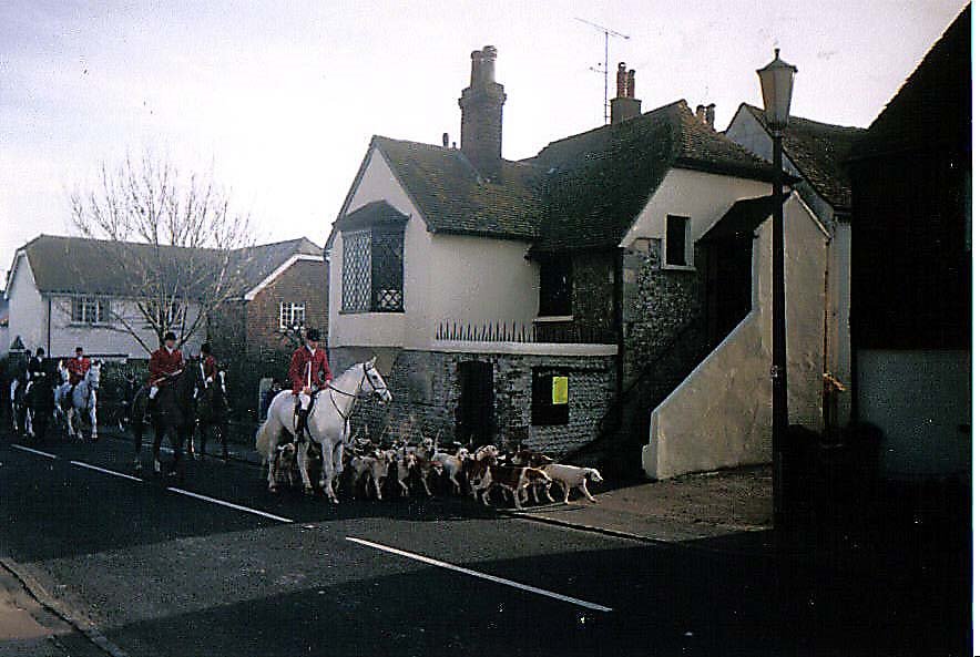 The Hunt at the Old Court House, Pevensey by bigkeith