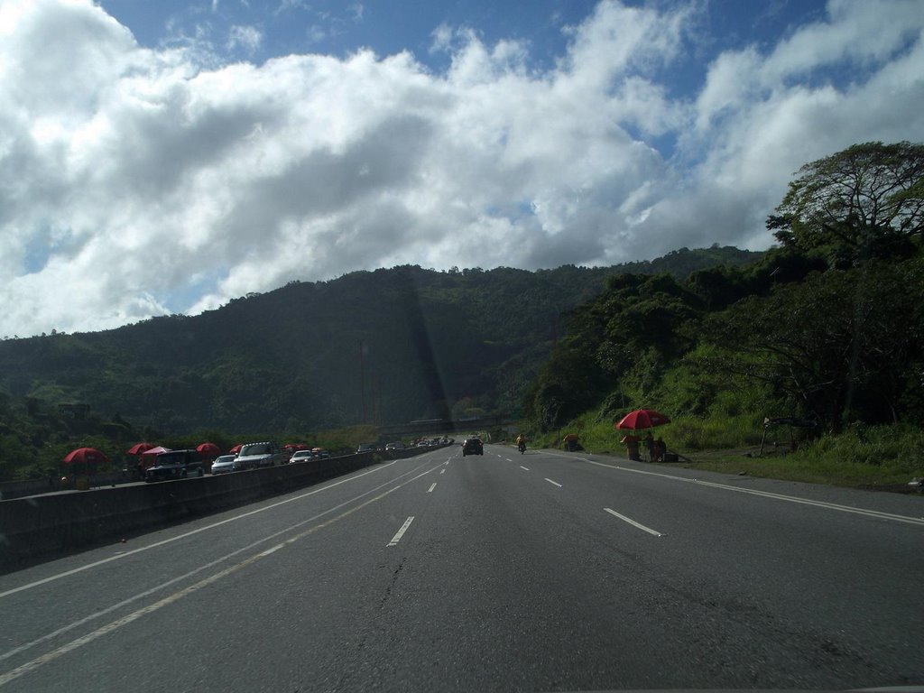 Autopista Rómulo Betancourt by Urbe Noticias