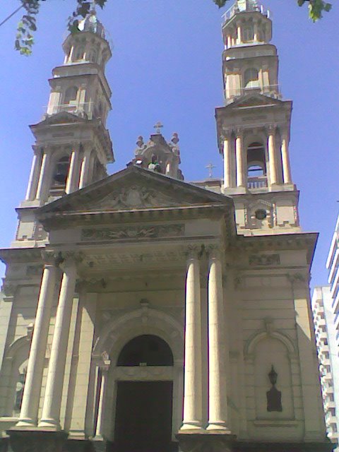 Catedral by Samuel Robledo