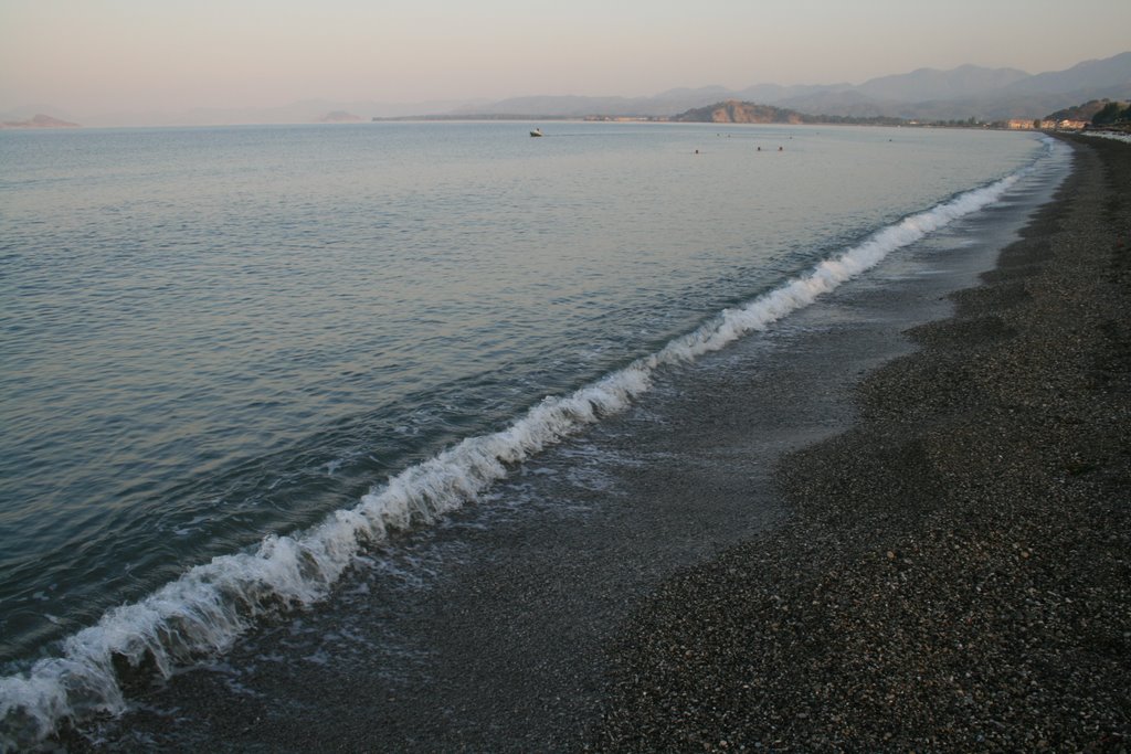 Sonnenaufgang am Çalış Strand by s.lahaye