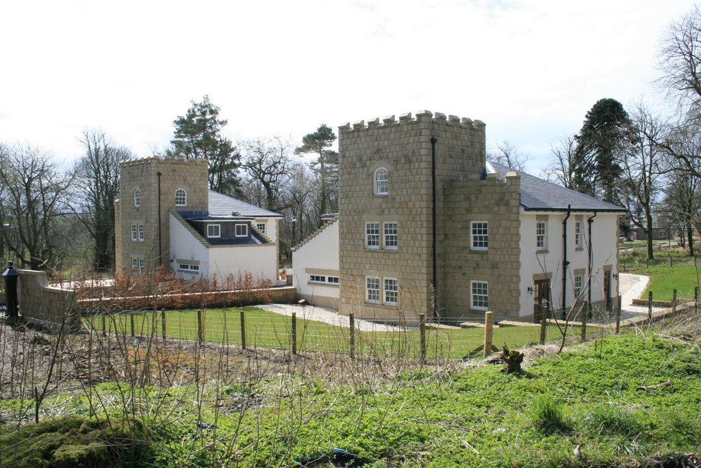 Lainshaw Estate Gate Houses, Stewarton by bluezulu