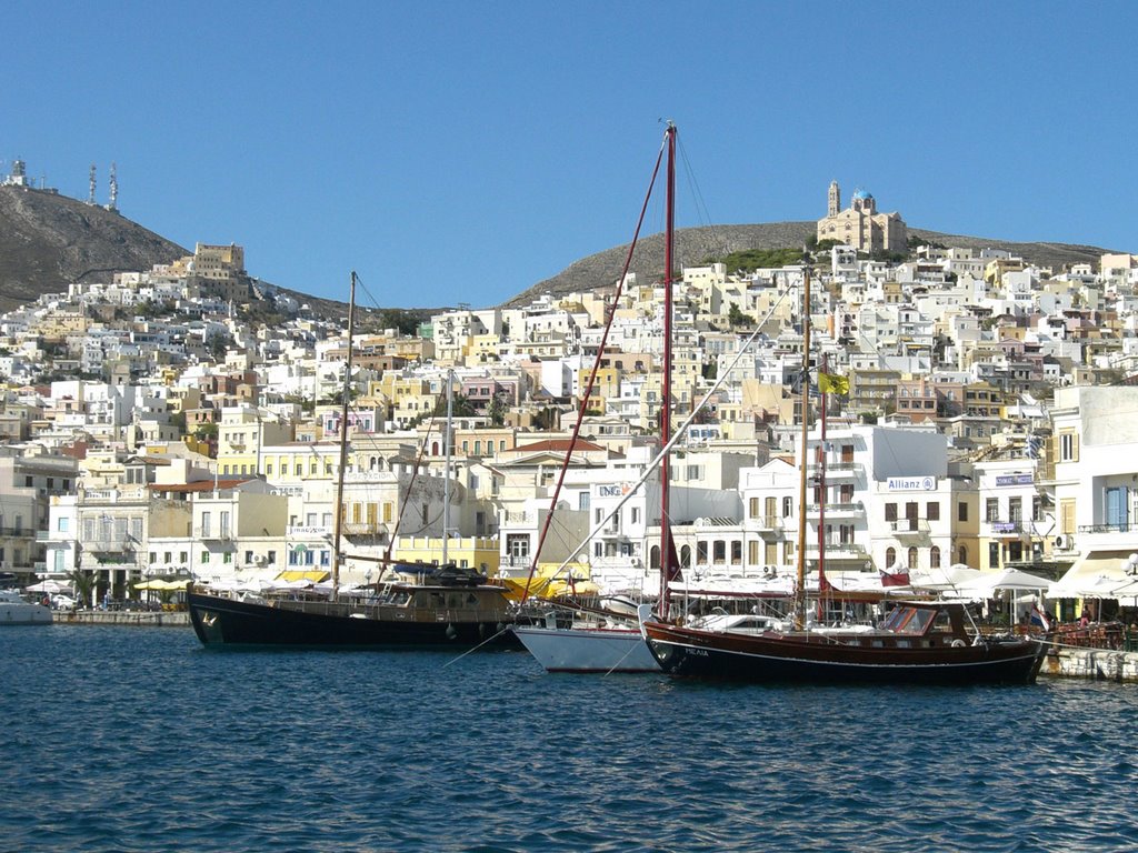 Syros port by kasyros