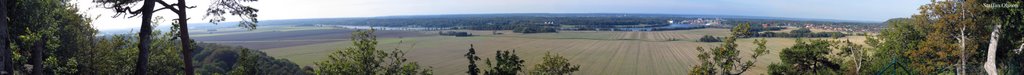 180 degrees panorama. From Hunneberg. You can see: 1. Saab Automobil and Stallbackabridge in Trollhättan. 2. Prison Brinkeberg and Restadgård. 3. Vänersborg. 4. Vargöns bruk and Alloys in Vargön. 5. Vargön. 6. Vänern (the biggest lake in Sweden). by Staffan Olsson