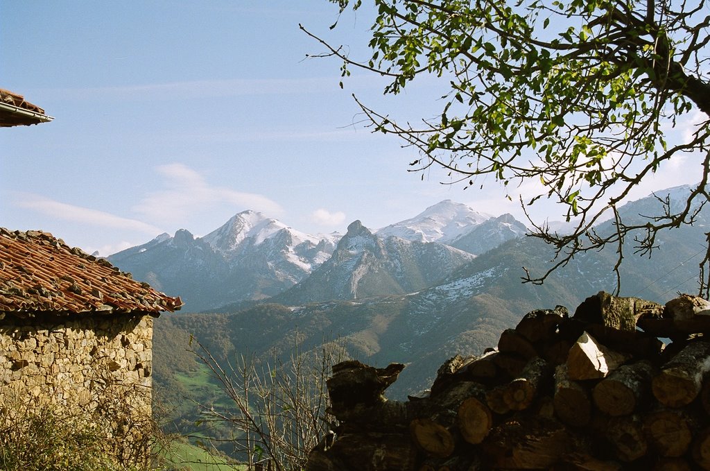 CORDILLERA CANTABRICA DESDE DOBARGANES- CANTABRIA by mackedwars