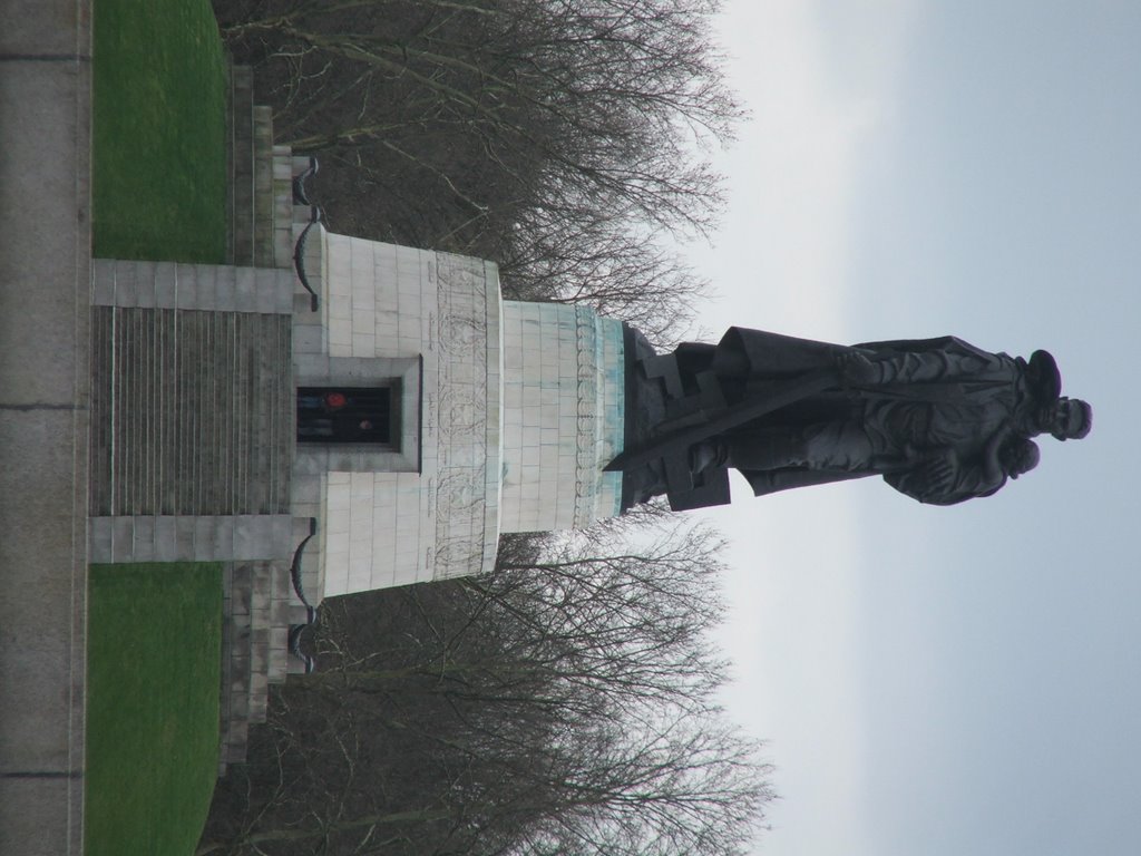 Communist monument by kickert