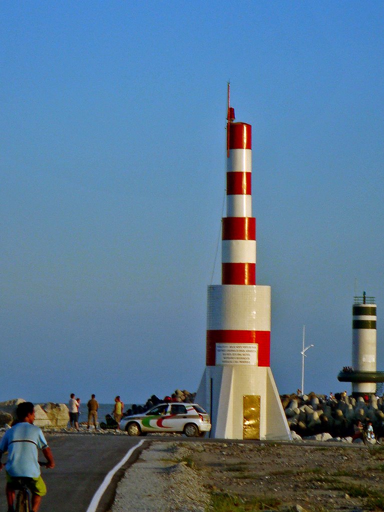 Farol da Barra Sul - Navegantes - SC by Roni Vahldiek