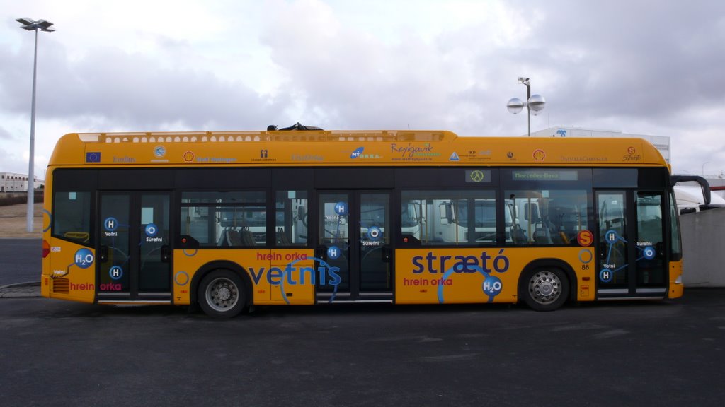 Hydrogen Fuel Cell Bus by Strætó