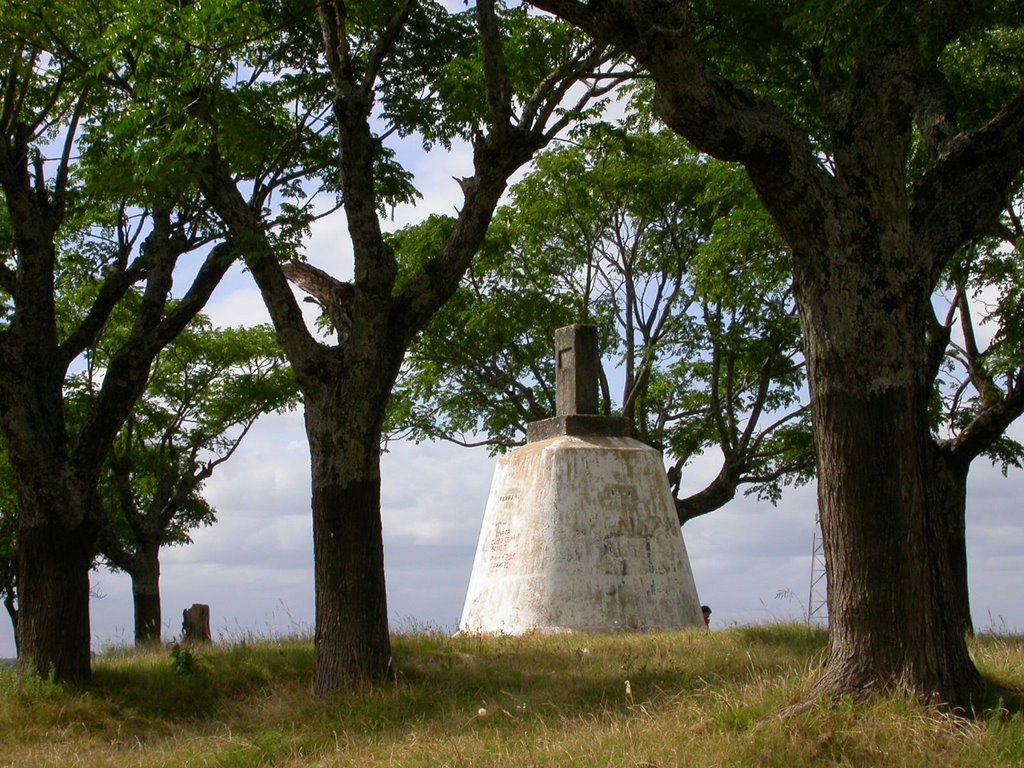 Cerro del Marco by Hugo Lopez