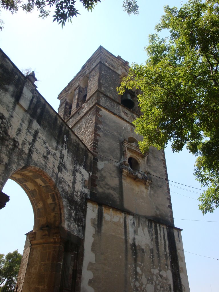 Torre de la iglesia de la Asunción by Alejandro Guzmán Robles