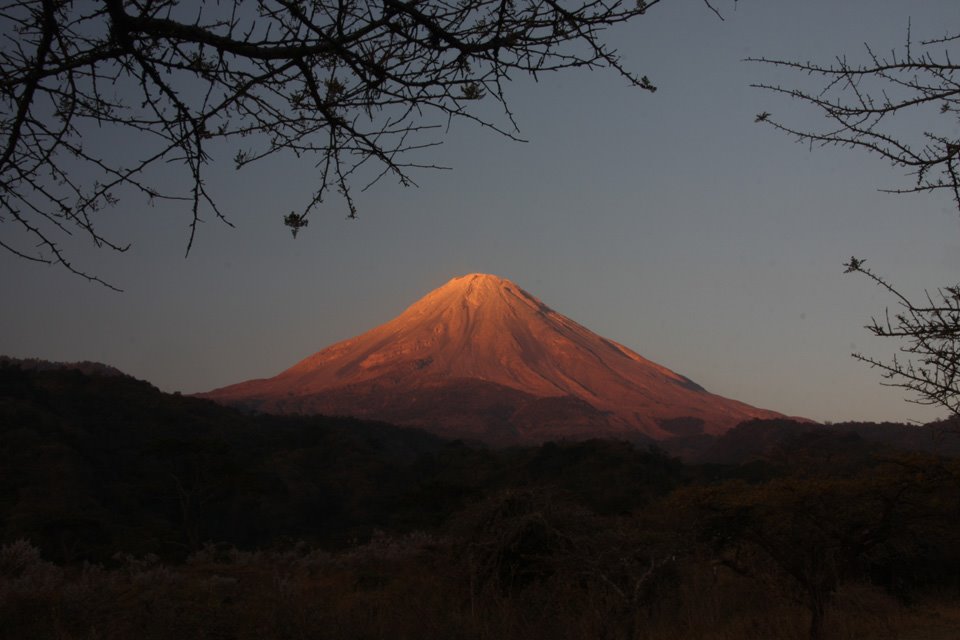 Atardecer en el Volcán de Colima - Sunset at the Colima volcano by J.Ernesto Ortiz Razo