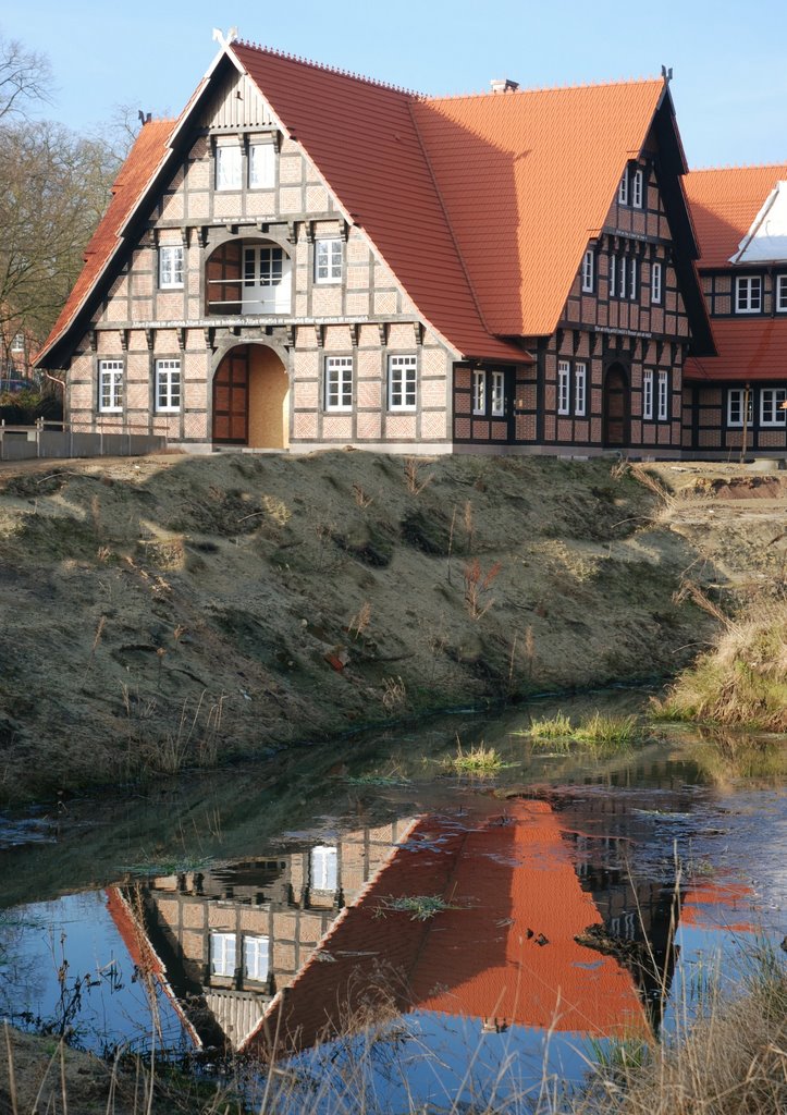 Modernes Gebäude im "Niedersachsen"-Baustil (270°) by vp_hmbg-PRO PANORAMIO