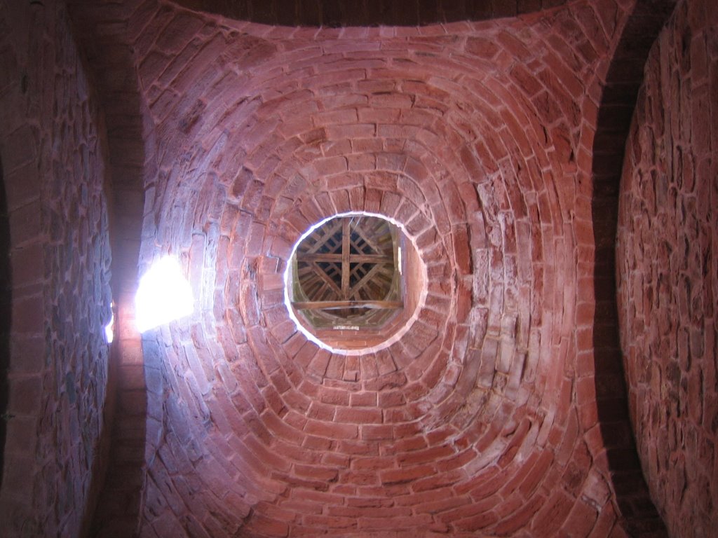 Collonges la Rouge - Iglesia de Saint Pierre by daniel despeyroux