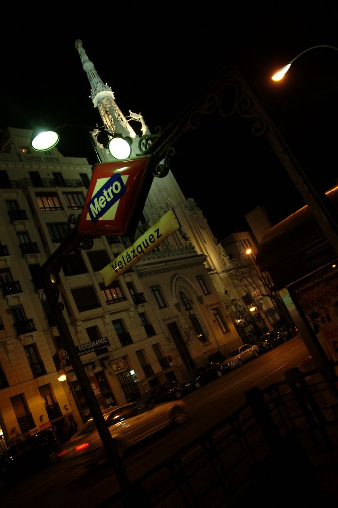 Metro Velazquez by night by villafru