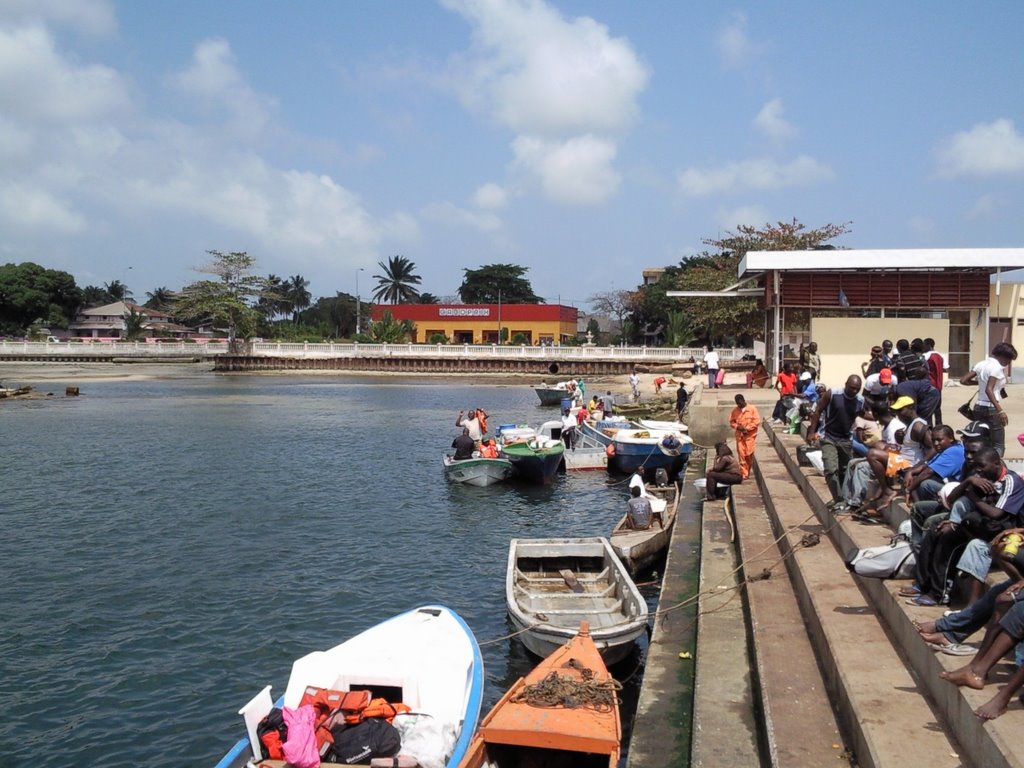 Centre de pêche, Port-gentil by Carl C