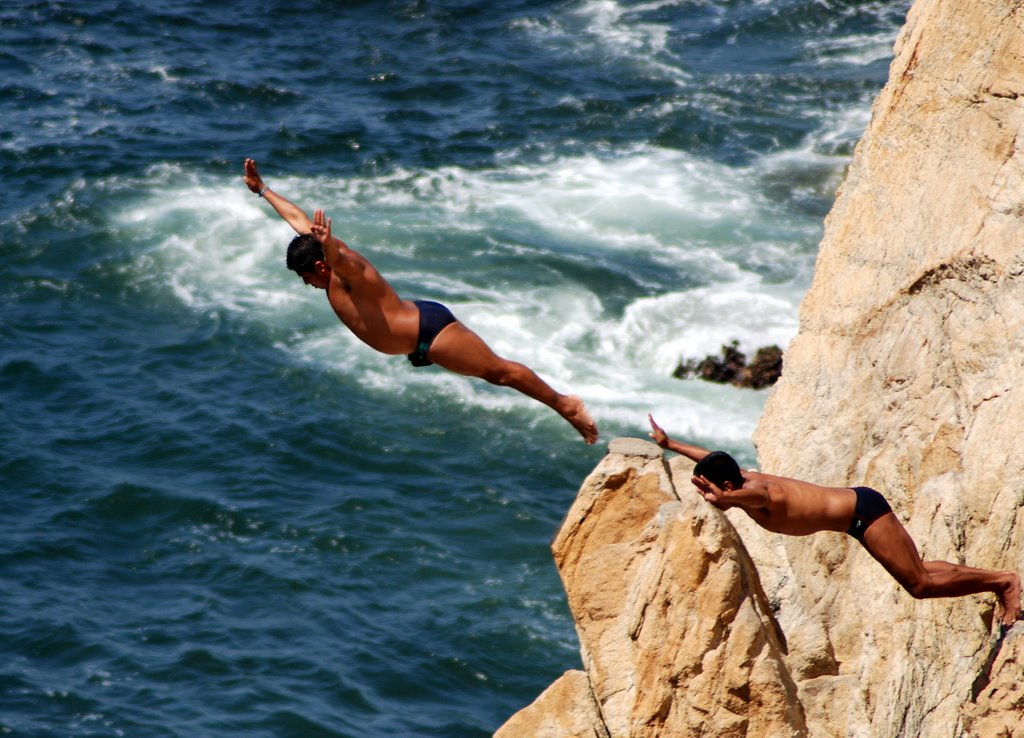 Acapulco Divers by Niek Saal