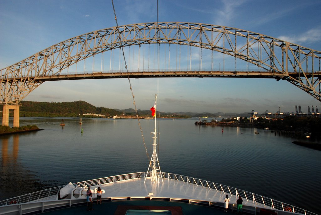 Bridge of the Americas by Niek Saal