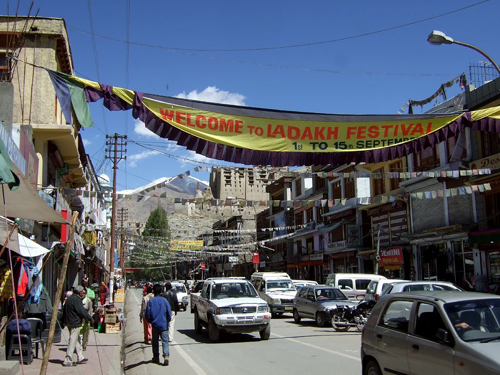 Main Bazaar, Leh by mottoth