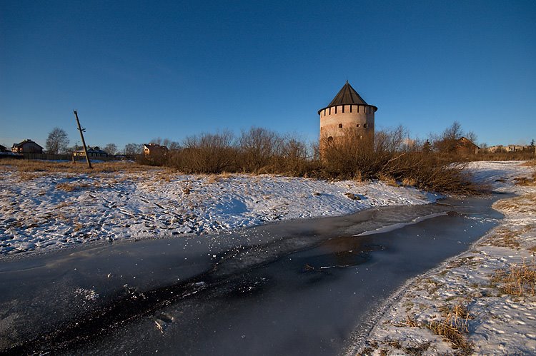 White Tower / Белая Башня by Lev Trusov