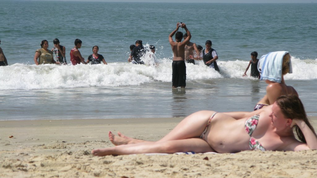 The Russian girls on the beach. nov.2009. by George Popov