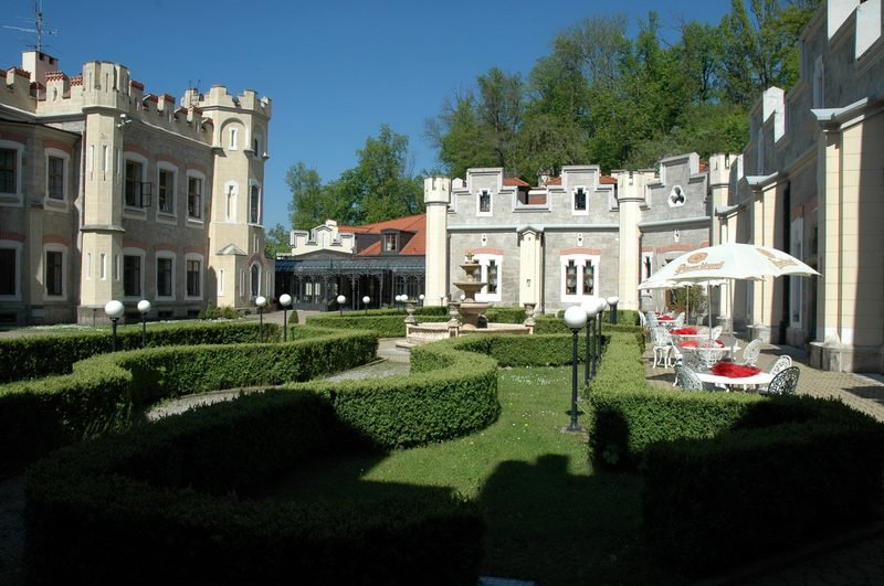 Schloss Hluboka - Hotel Stekl by fcimburek