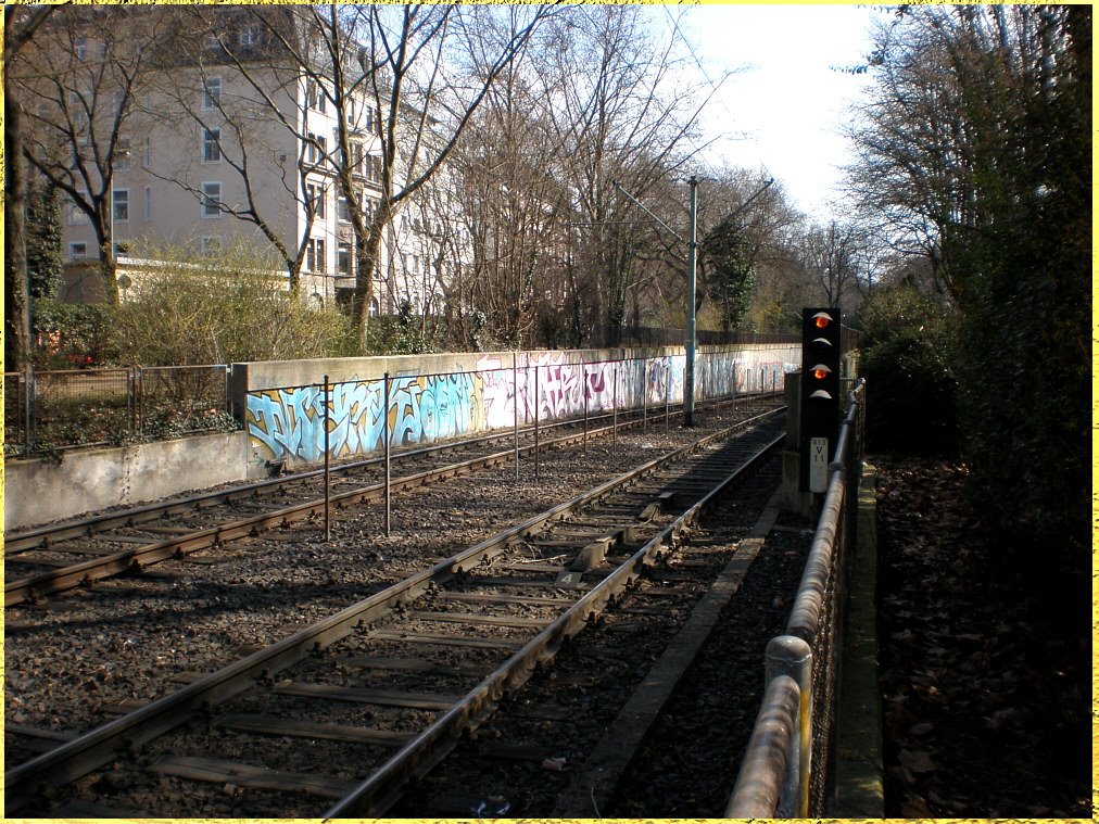 U-Bahn Tunneleinfahrt by ostendfaxpost