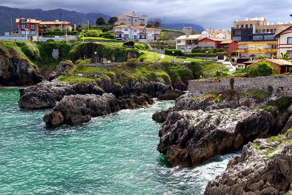 Llanes, Asturias, España by Antonio Alba