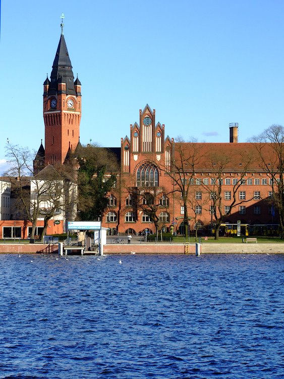 Blick über die Spree zum Rathaus by www.fotograf1.npage.de