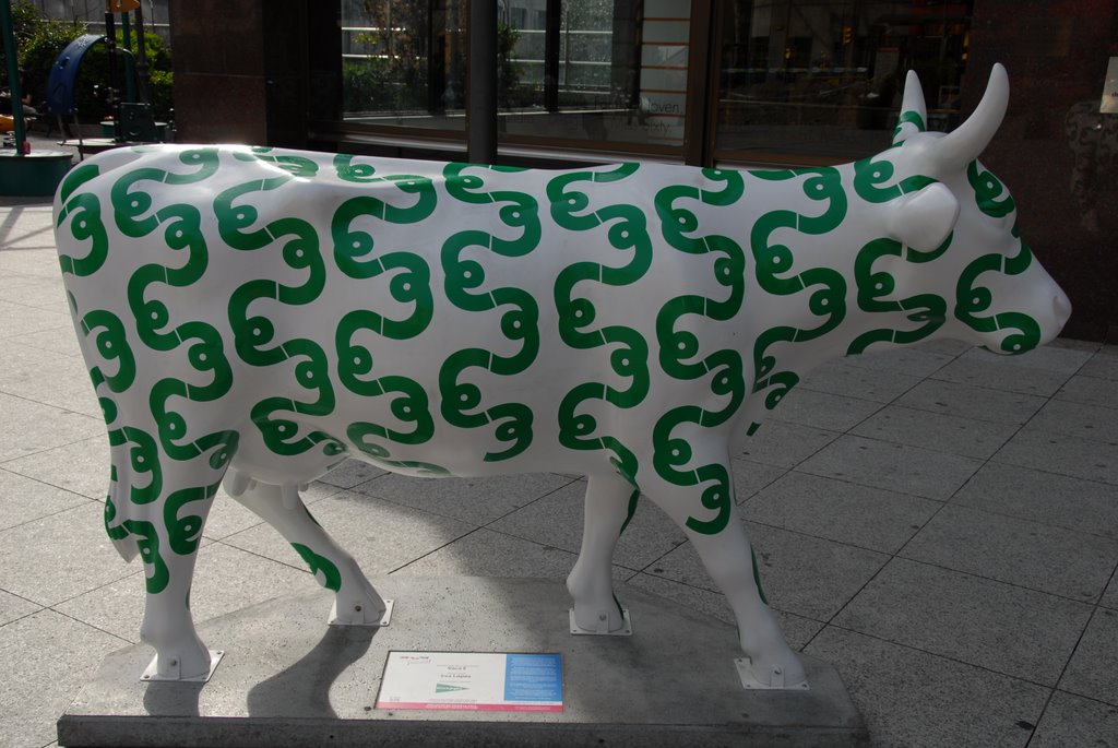 Cow Parade Madrid. Vaca E by Enrique Fernandez Marcote