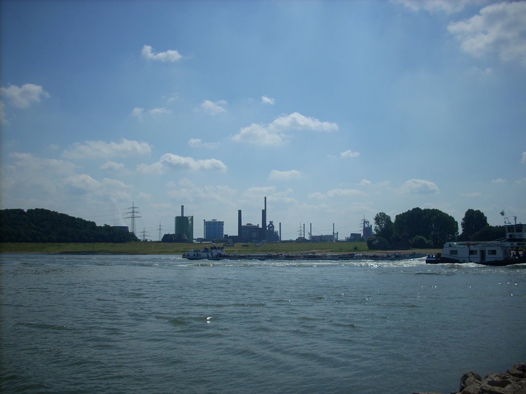 Duisburg Rhein 2008 by DortmundWestfalica