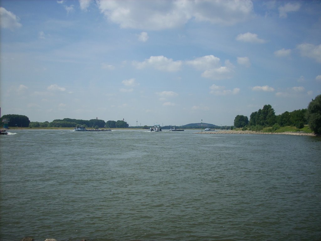 Duisburg Rhein 2008 by DortmundWestfalica