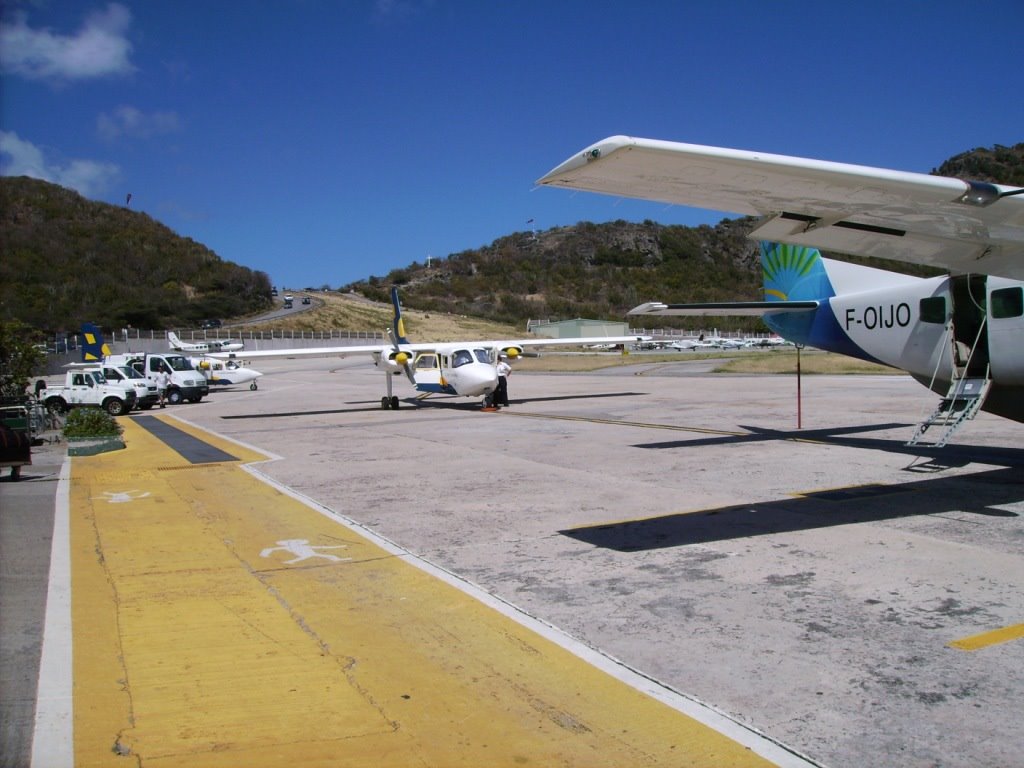 Flughafen St. Barthelemy by Klaus Mellin