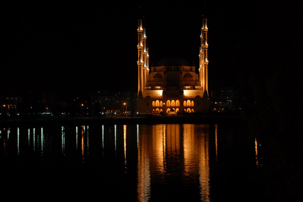 Merkez Camii Adana by Hüseyin Kafadengi