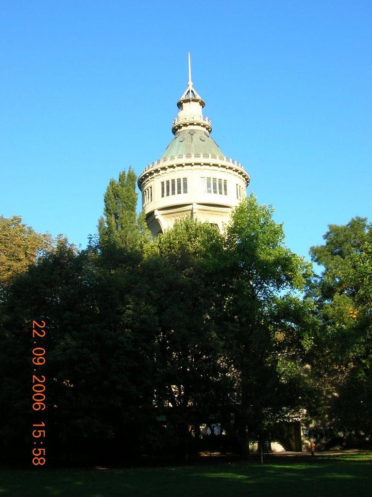 Water tower on Margret island by Florin Zamfir