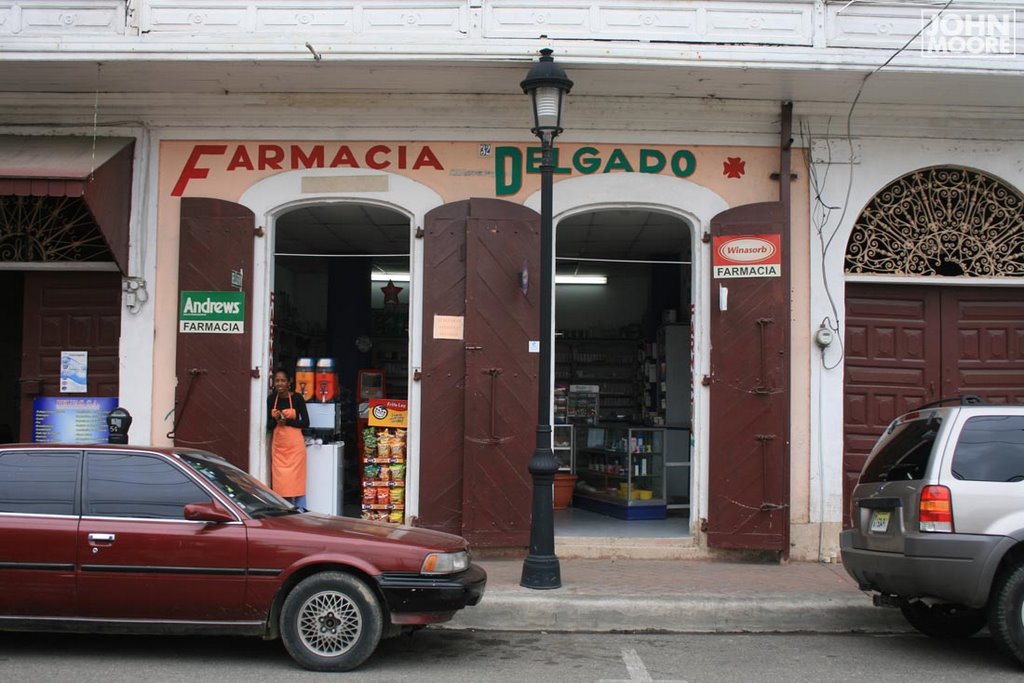 Farmacia Delgado by John_Moore