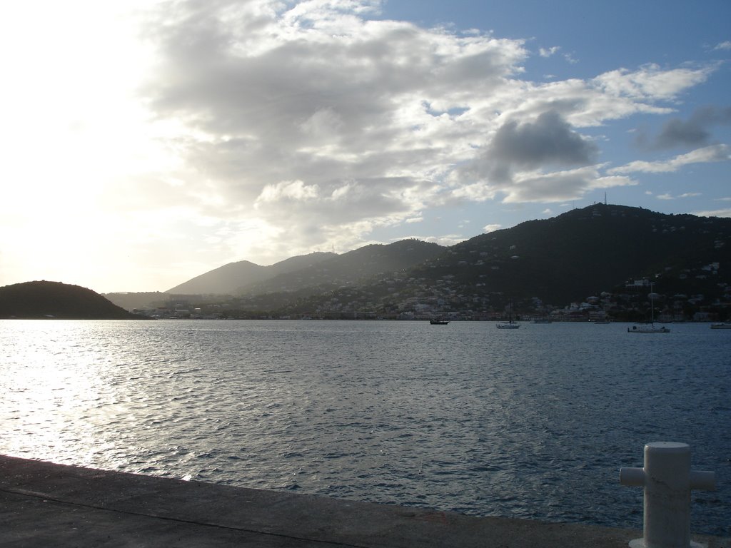 St.Thomas waterfront by elzorrodorito