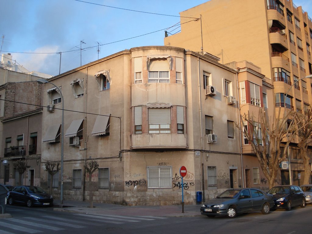 Edificio de Viviendas by Barrio Benalua