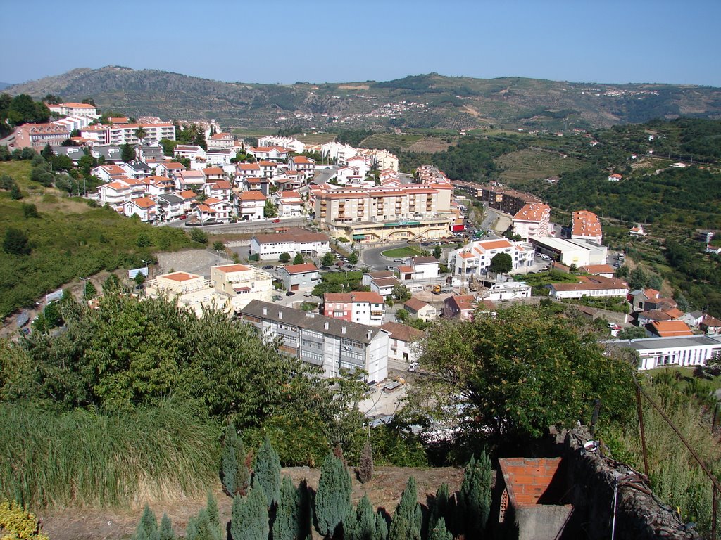 Vista do Castelo sobre a cidade by Dina Rodrigues