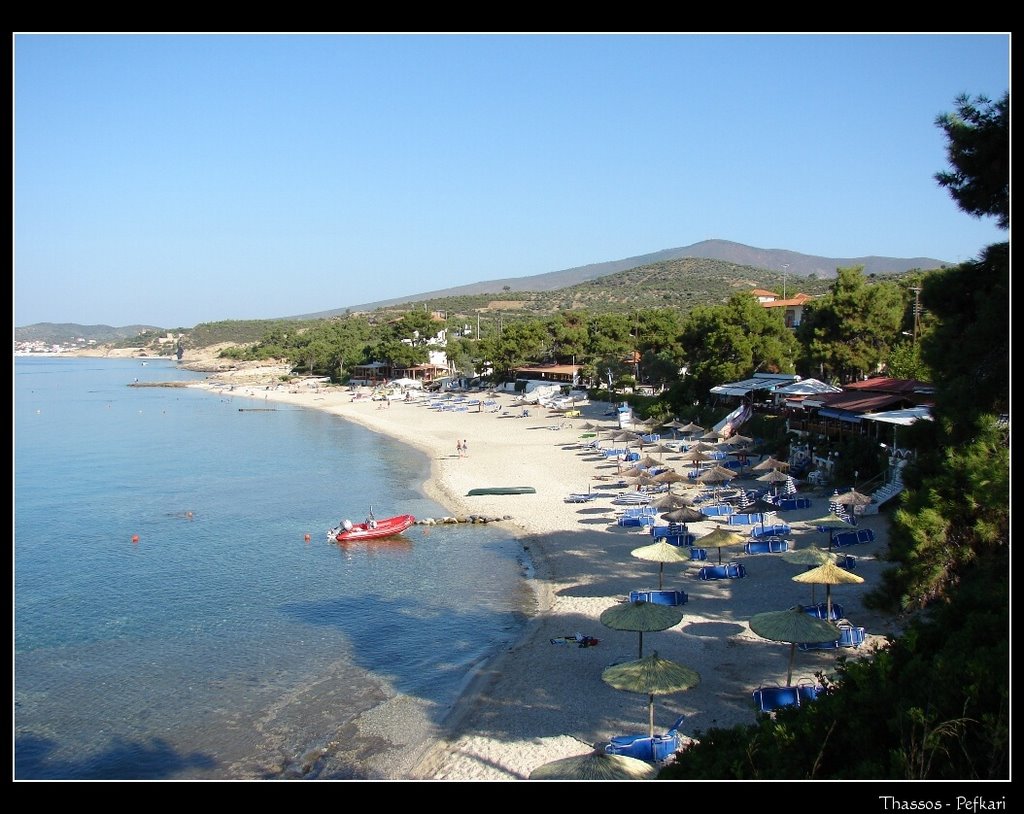 Pefkari beach by Daniel Dutka