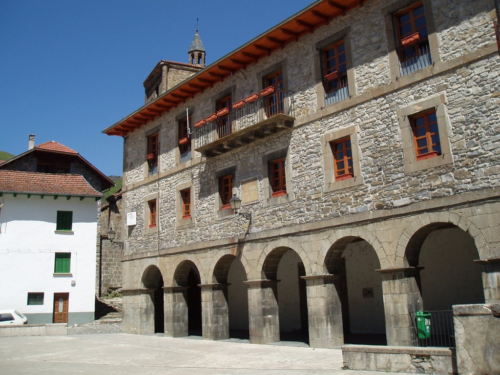 Isaba - Colegio. Navarra (España) by Jaime Urriza