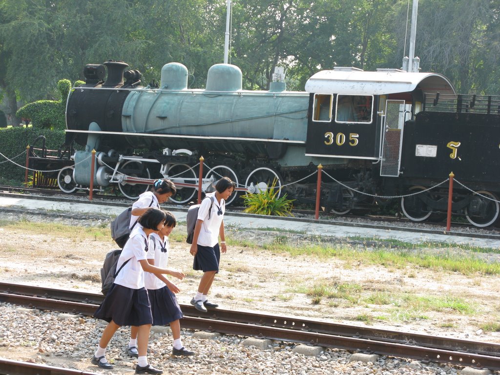 Hua Hin Railway Station by BB_Dug