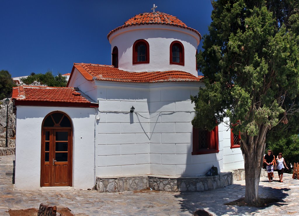 Agios Nikolaos by Finn Lyngesen