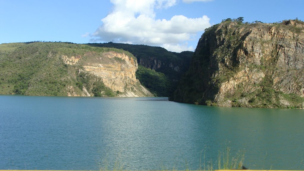 Lago de Furnas by Marcelo Custódio