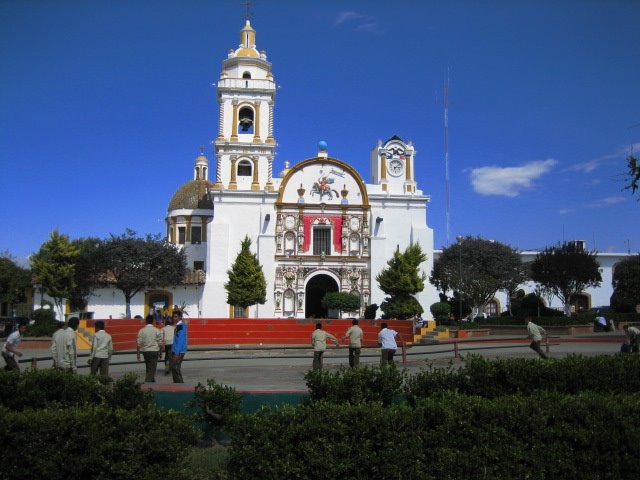 Iglesia de Santiago Apostol by yoyoclau