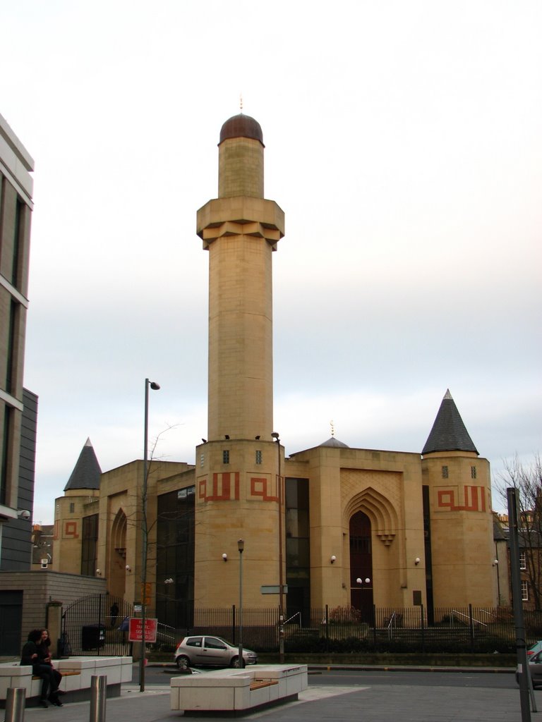 Mosque in Edinburgh by Kris Denes