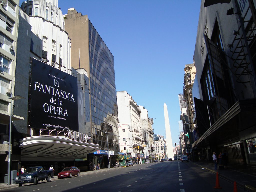 Buenos Aires - Av. Corriente com seus Teatros e o Obelisco no centro by VaConferir Por Walte…